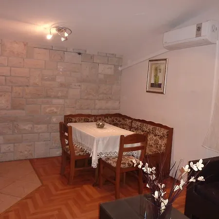 Bana Jelacica I Apartment *